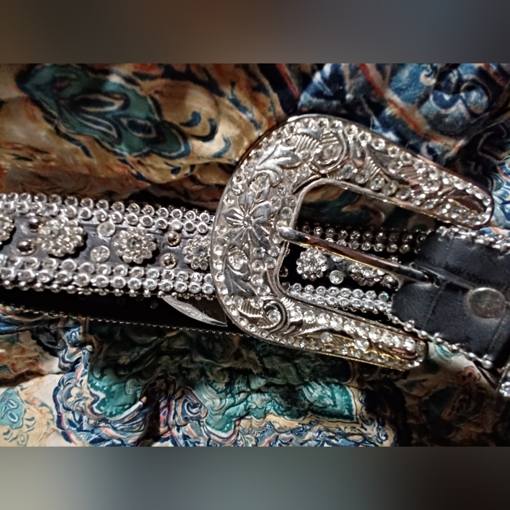 Gorgeous blingy belt